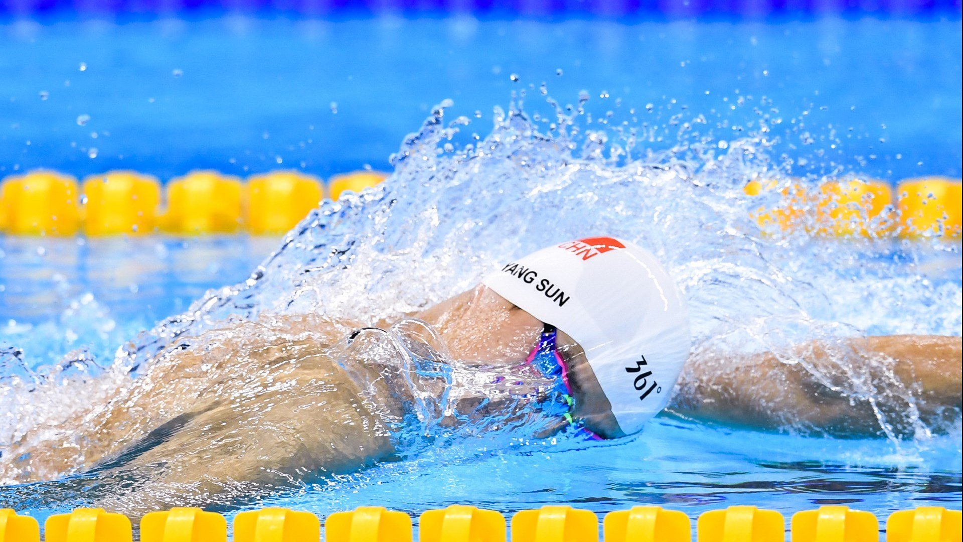 库里复出首秀出彩，山东泰山主场鏖战北京国安，豪取12连胜