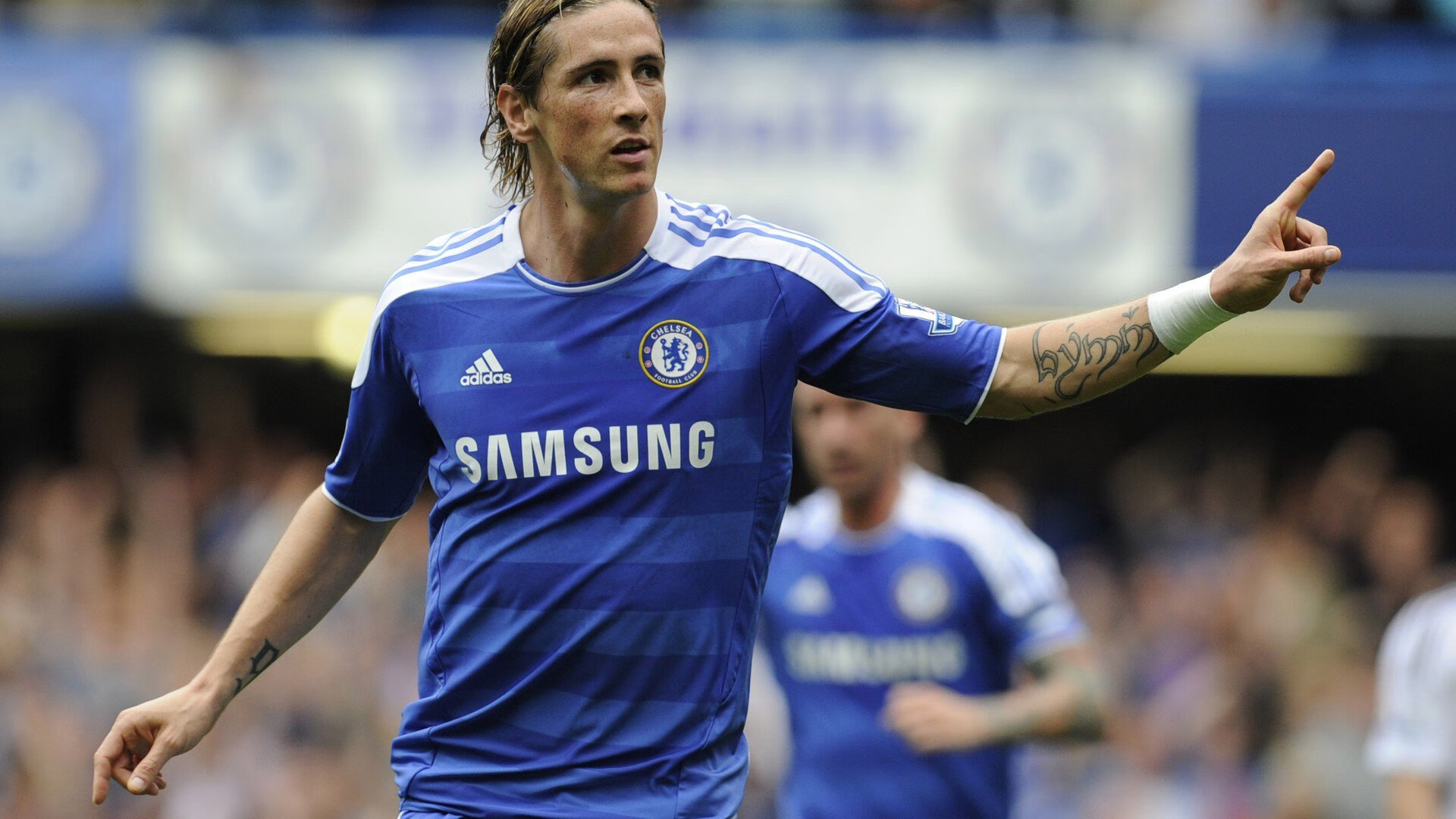 梅德韦杰夫赛后谦逊发言登热搜，上海海港血战上海申花引发热议